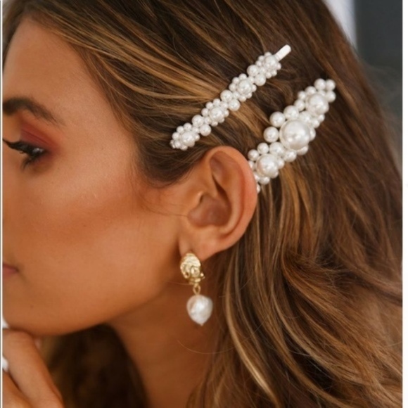 MODA ME COUTURE Accessories - HAIR PIN FAUX PEARLS